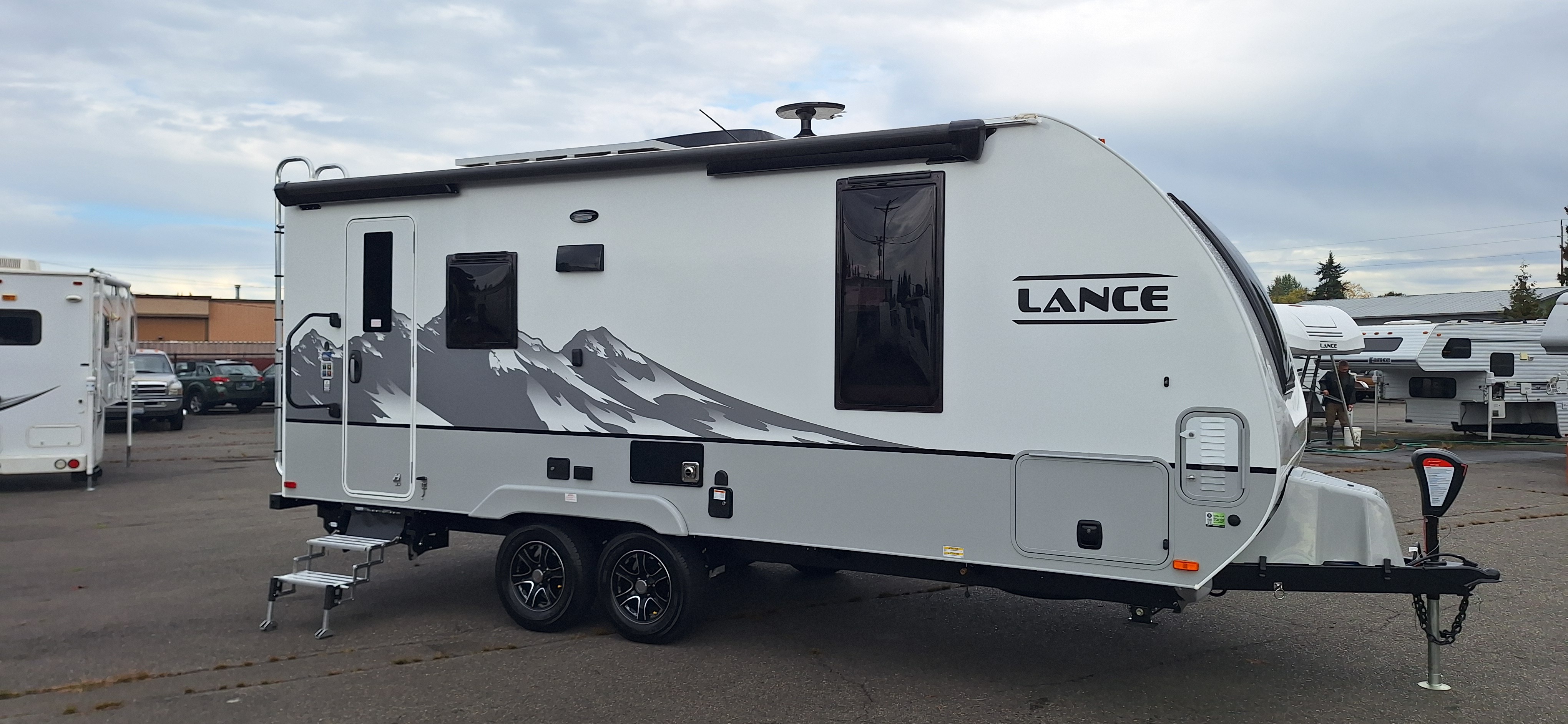2026 Lance 1995 RV