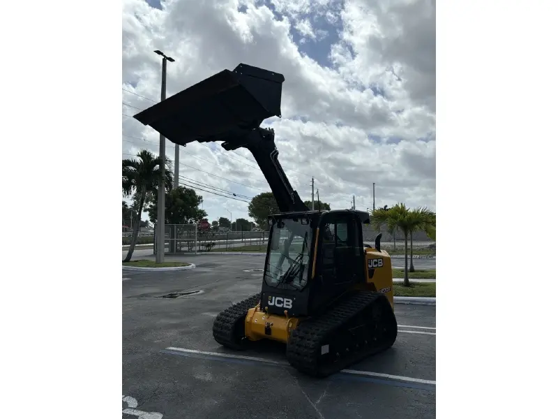 2025 JCB 270T