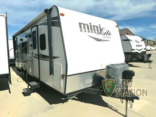 2015 FOREST RIVER ROCKWOOD MINI LITE 2503S