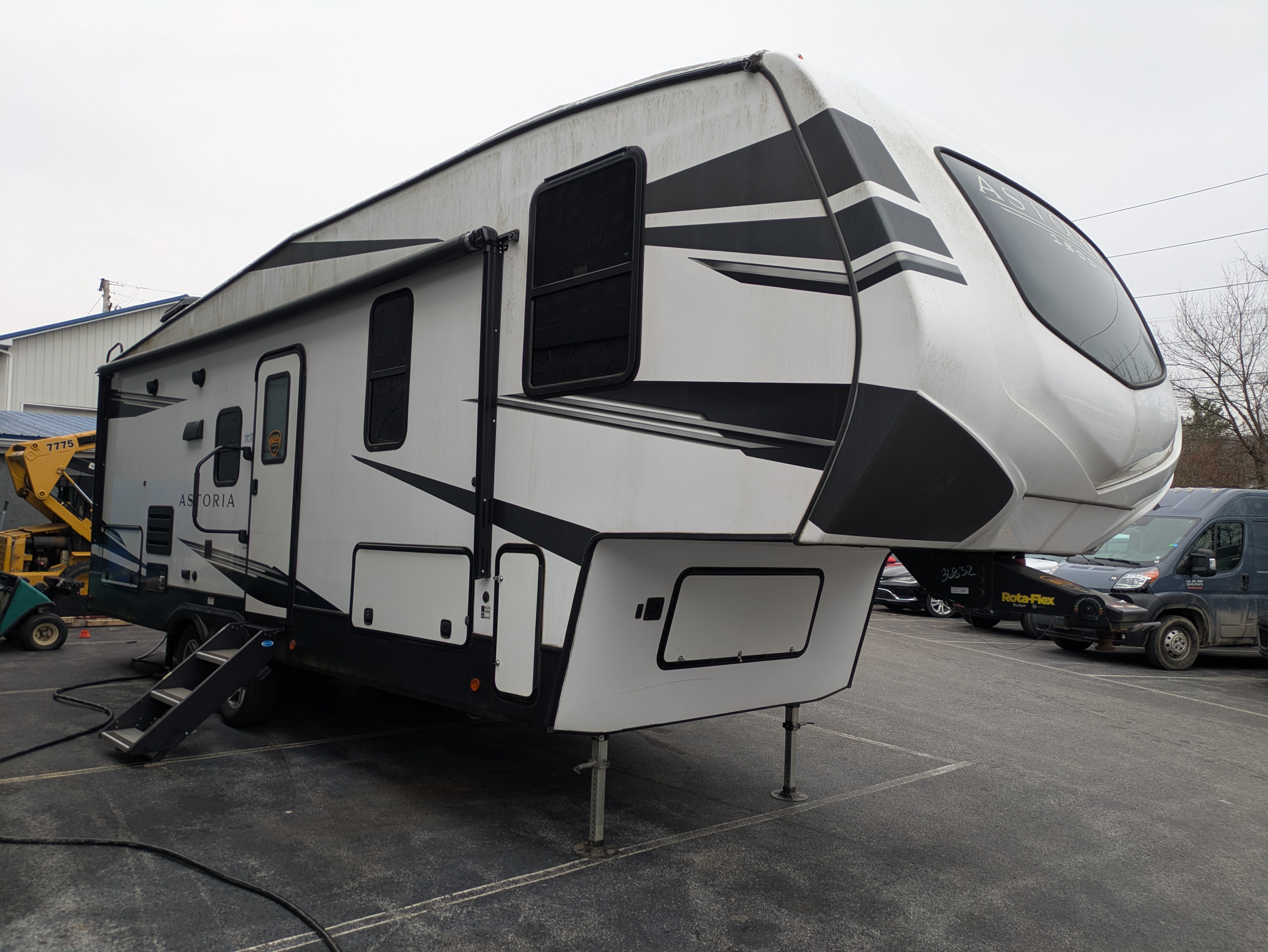 2021 Dutchmen ASTORIA FIFTH WHEEL RV