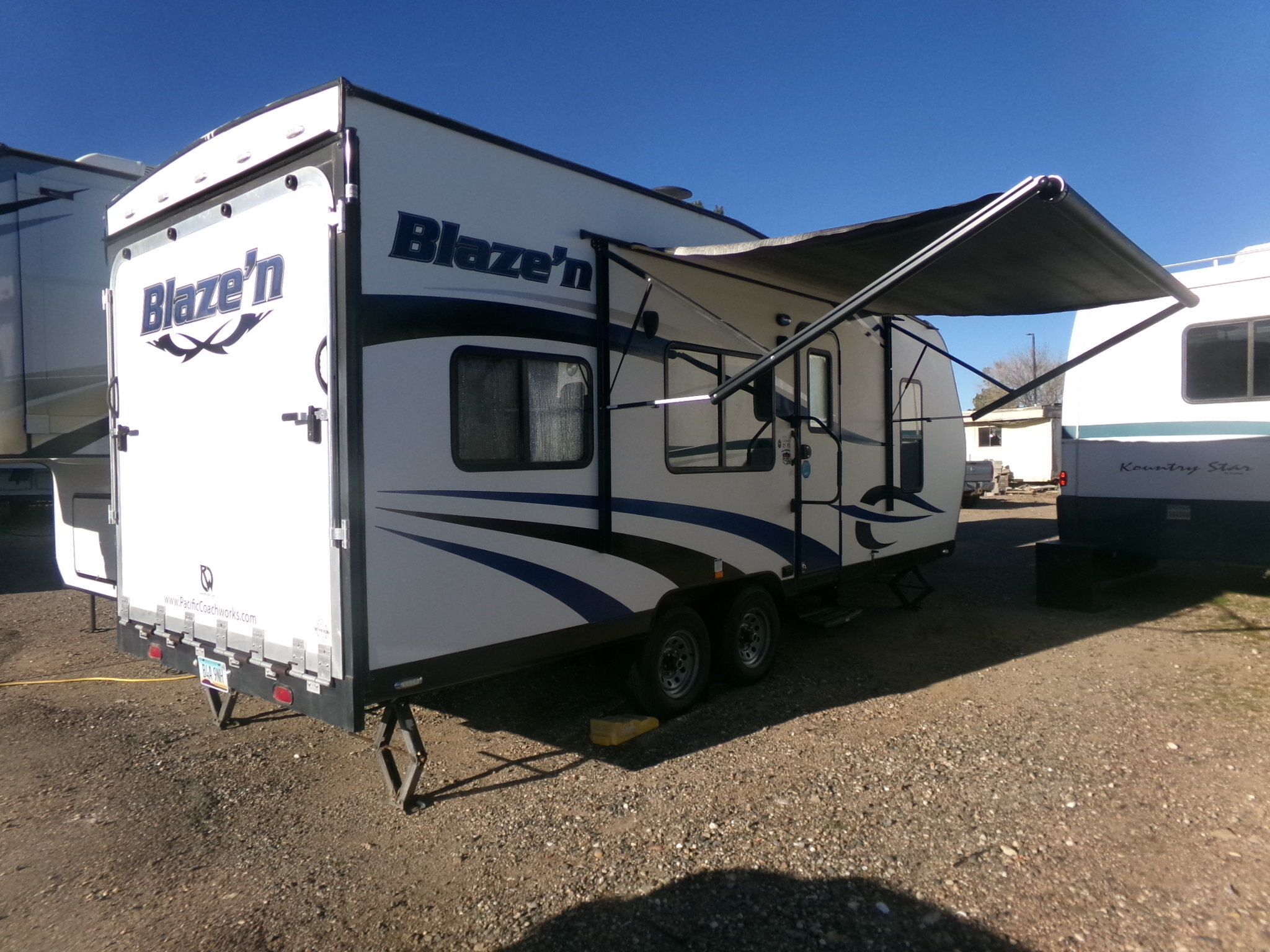2016 Pacific Coachworks BLAZ'N 21FS in camp verde AZ