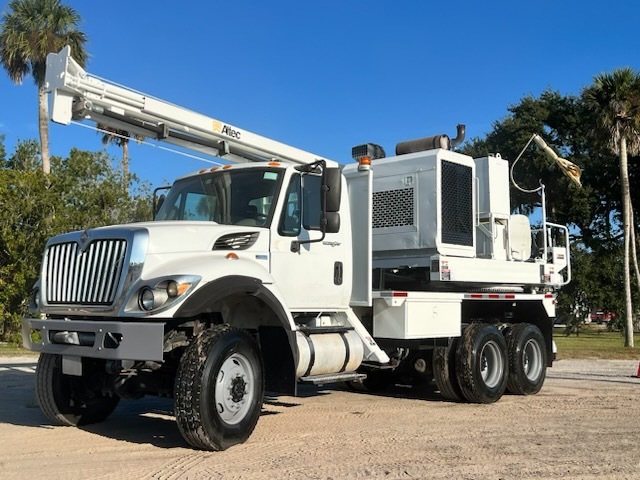 2013 ALTEC HD35-22 Pressure Digger in Bastrop, TX