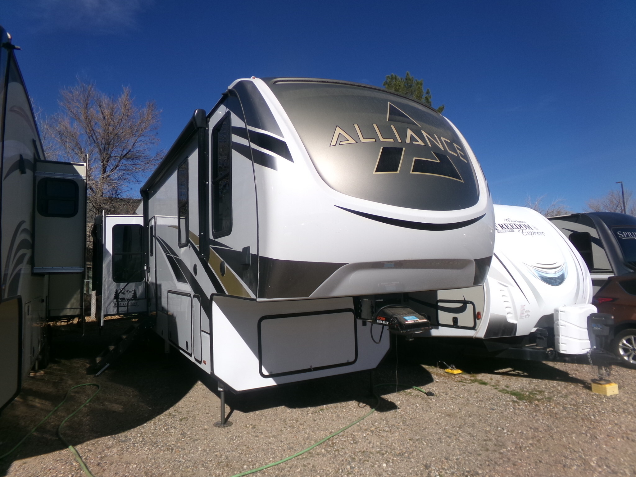 2022 Alliance Rv Paradigm 340RL RV