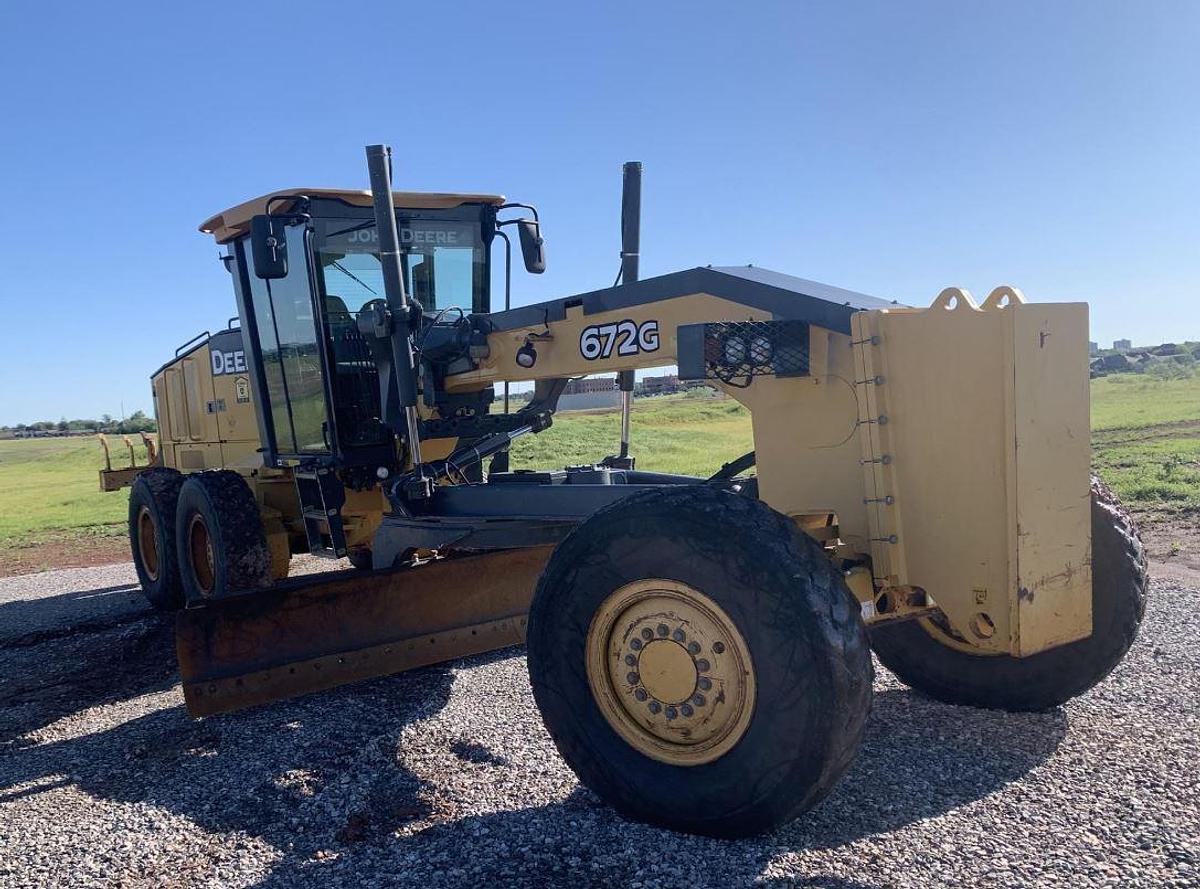 2011 JOHN DEERE 672G Motor Grader (Remanufactured 2017) in Lawton, OK