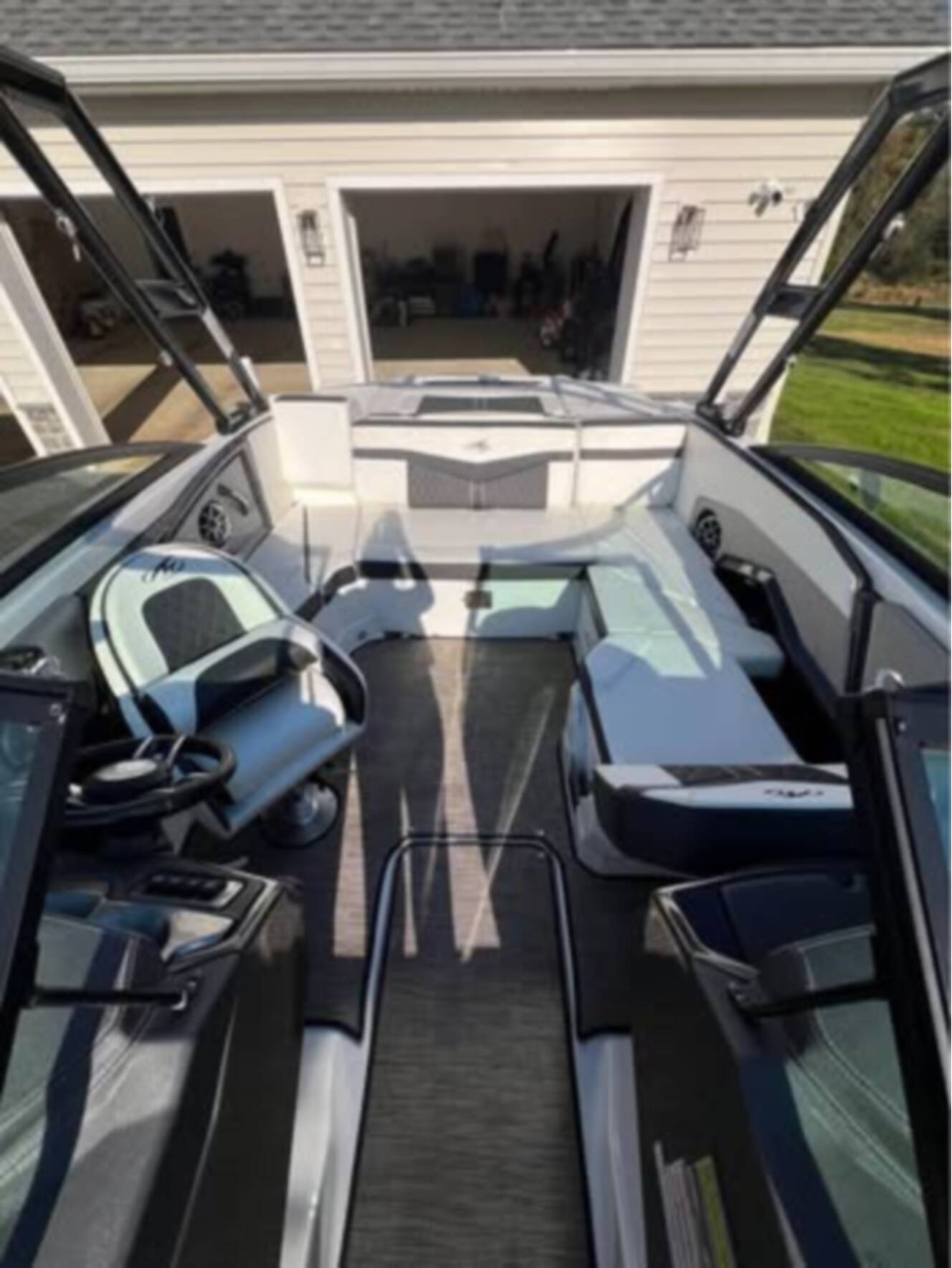A photo of this 2018 Monterey 238ss