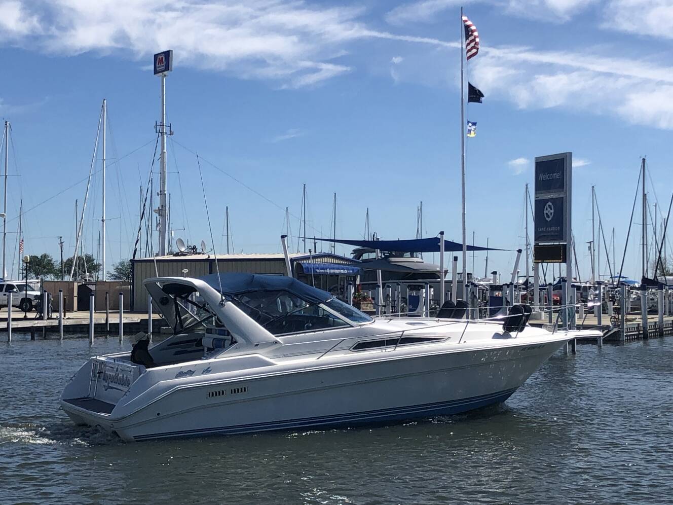A photo of this 1990 Sea Ray 310 Sundancer