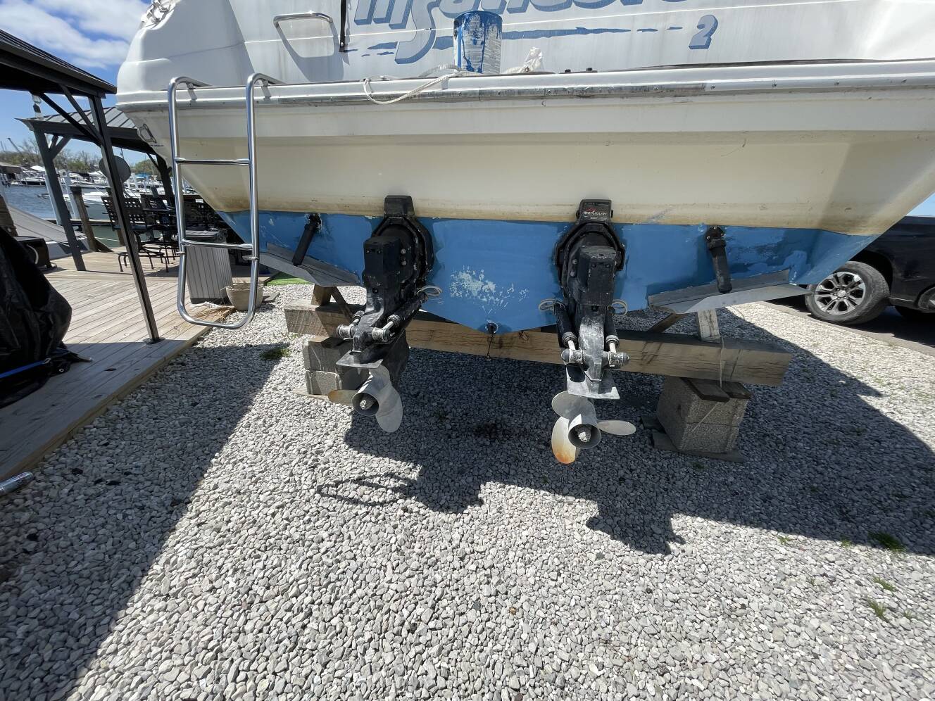A photo of this 1990 Sea Ray 310 Sundancer