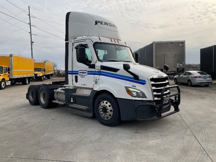 2022 FREIGHTLINER CASCADIA 126 in Elizabethtown, KY