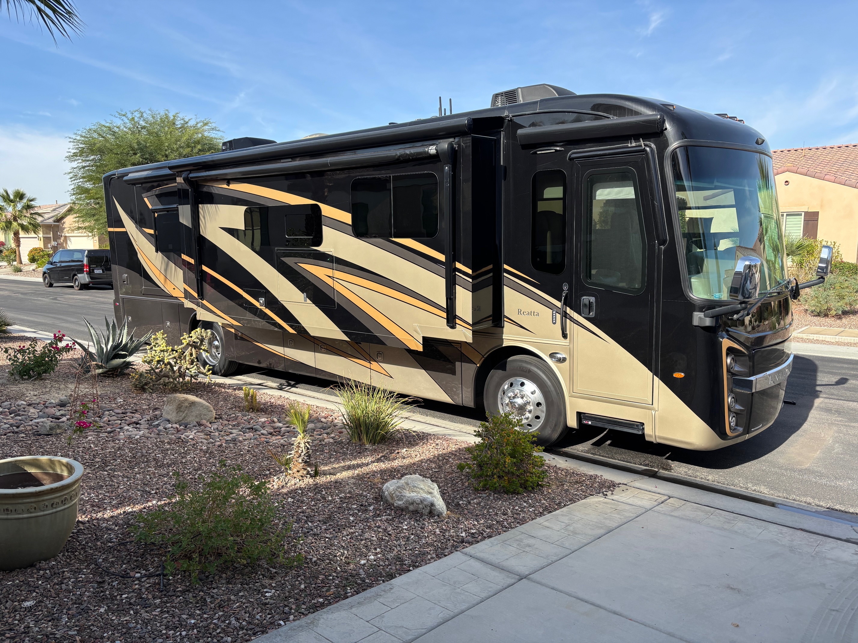 2021 Entegra Coach REATTA 37K RV