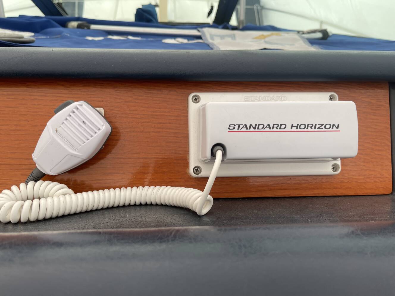 A photo of this 1990 Sea Ray 310 Sundancer