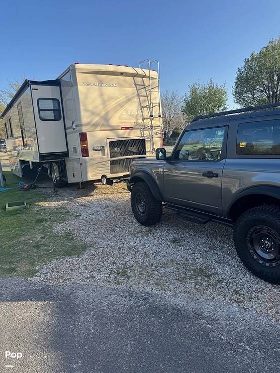 2006 Fleetwood Excursion 39V in hessmer LA