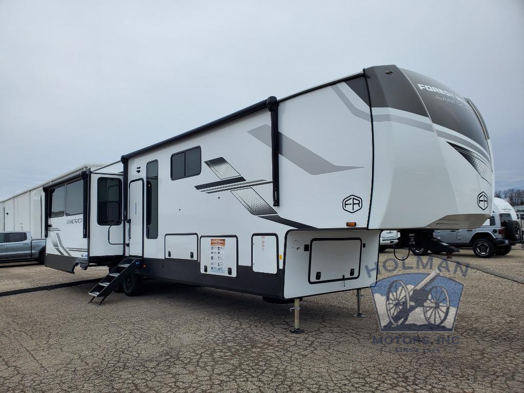 2026 Forest River Rv Sandpiper 3900HBLR in batavia OH