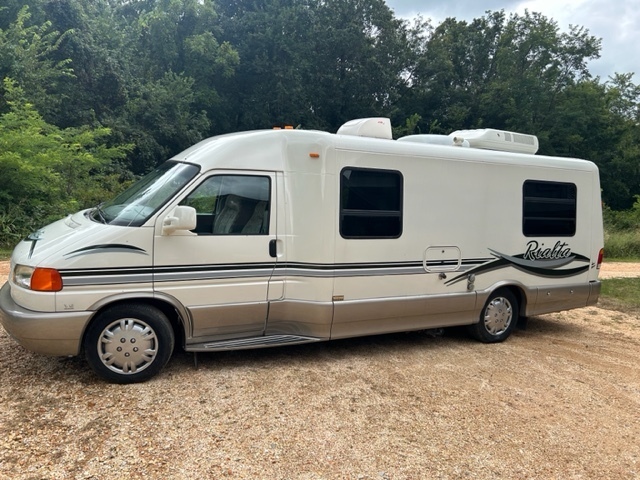 2002 Winnebago RIALTA 222 QD RV