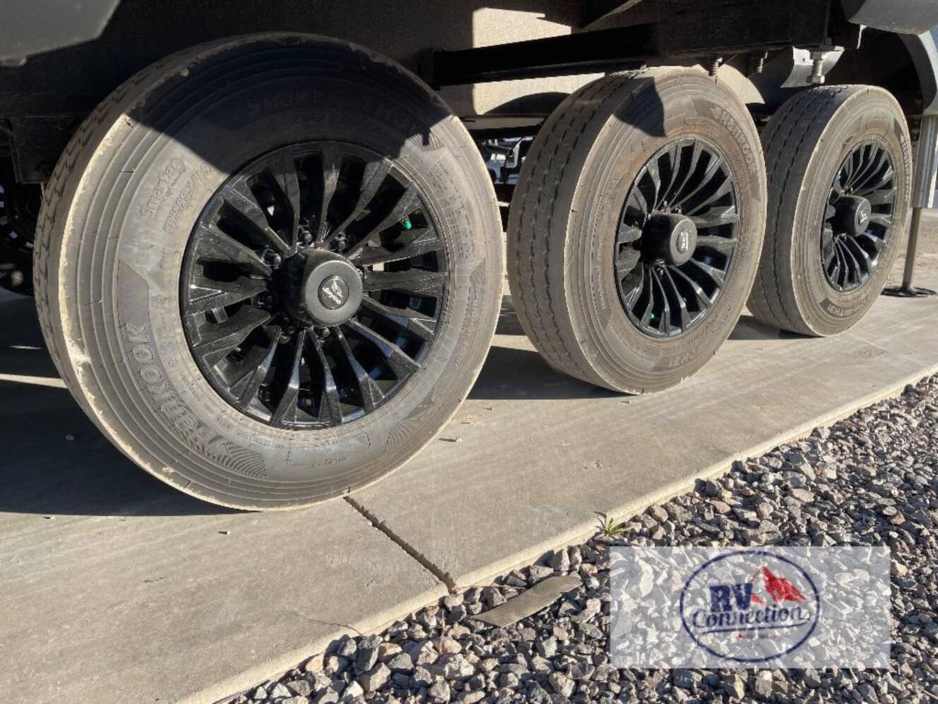A photo of this 2026 Jayco Seismic 395