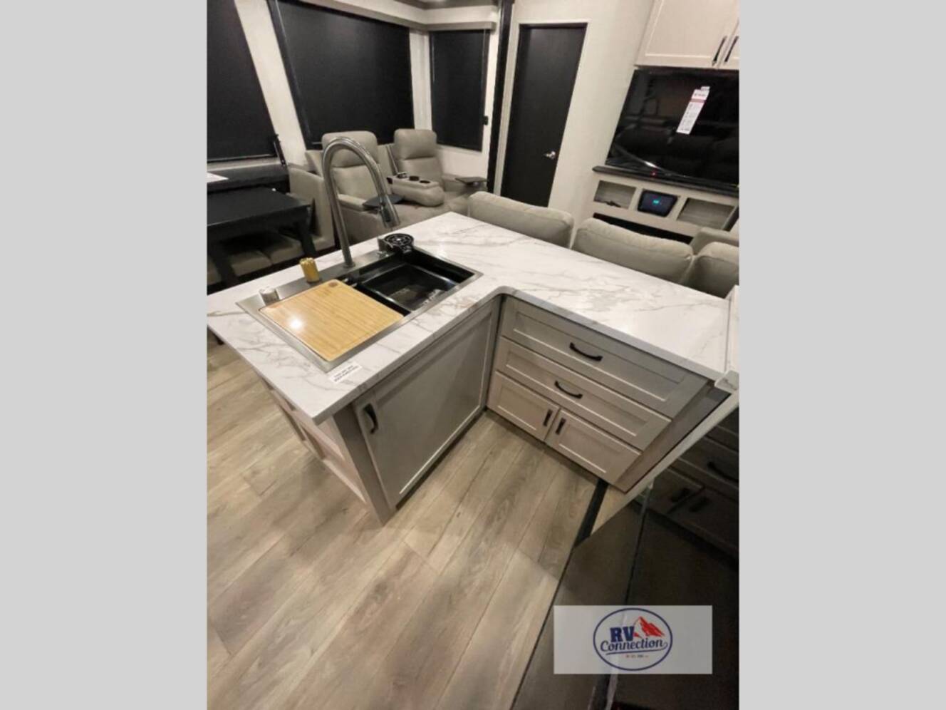 A photo of this 2026 Jayco Seismic 395