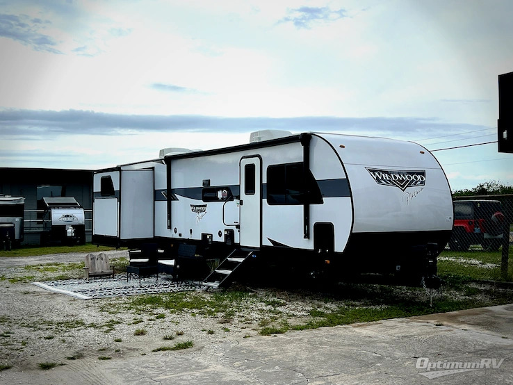 2024 Forest River WILDWOOD PLATINUM 31KQBT RV
