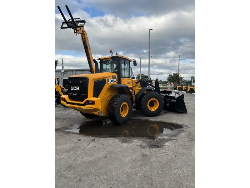 2026 JCB 427 Wheel Loader