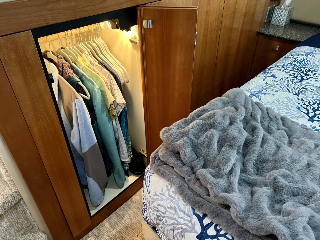 A photo of this 2004 Meridian 408 MOTORYACHT