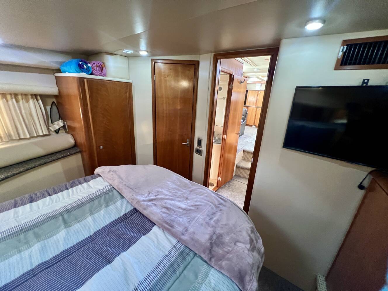 A photo of this 2004 Meridian 408 MOTORYACHT