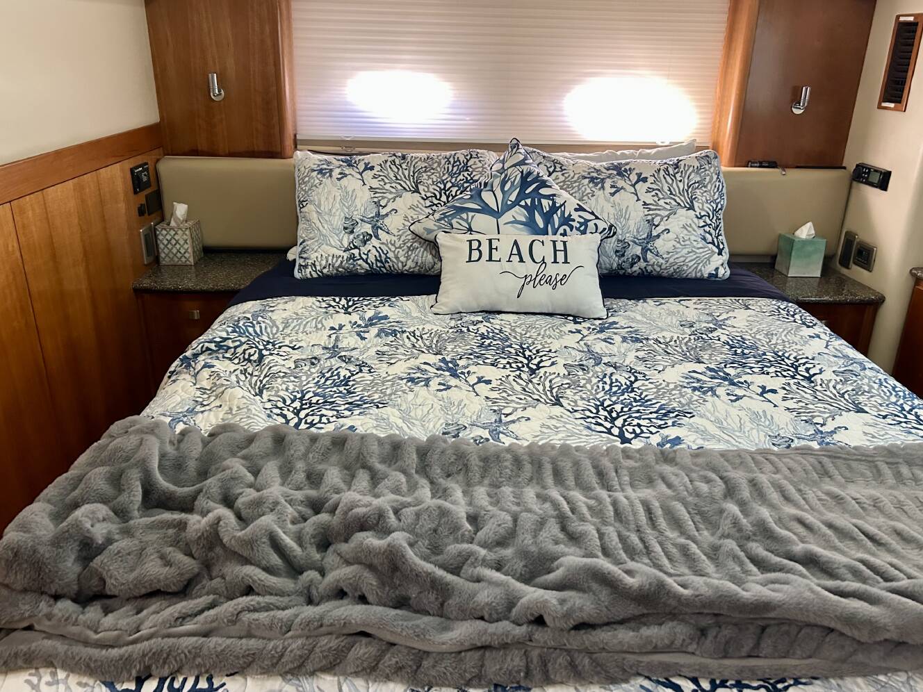 A photo of this 2004 Meridian 408 MOTORYACHT