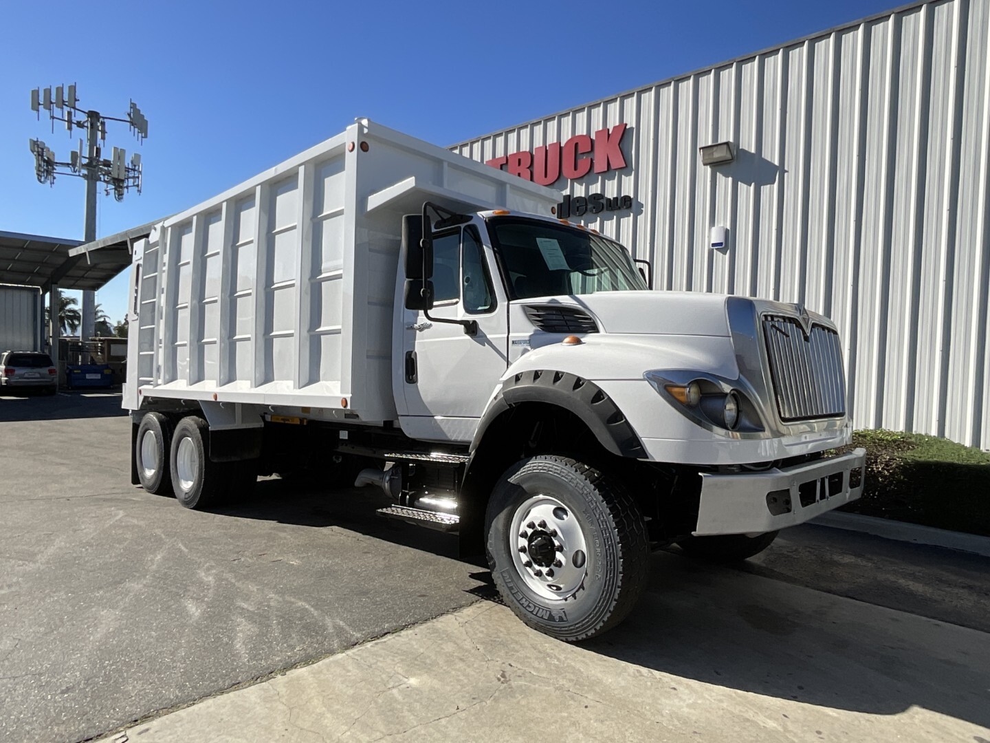 2013 INTERNATIONAL WORKSTAR 7600 in Fontana, CA