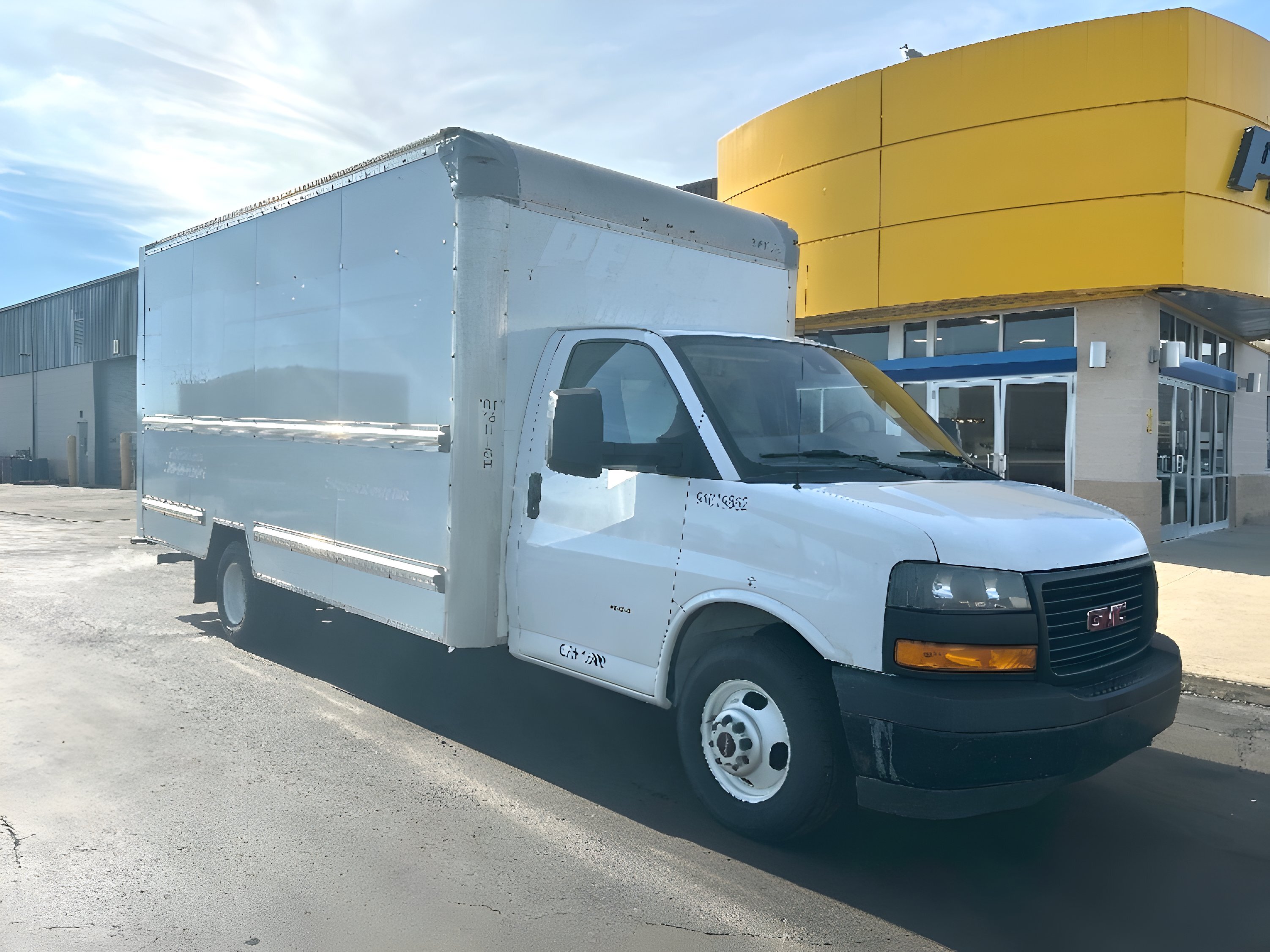 2021 GMC SAVANA in Montgomery, NY