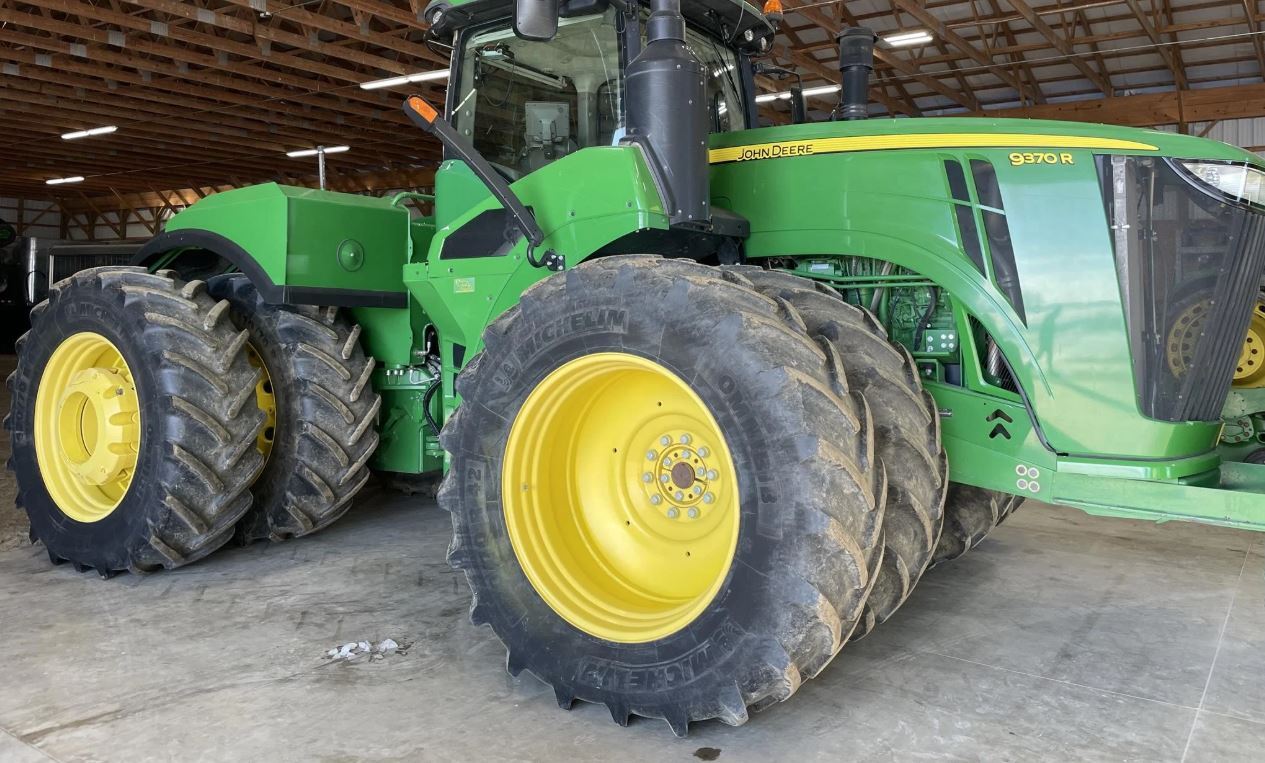 2015 JOHN DEERE 9370R in Ithaca, MI