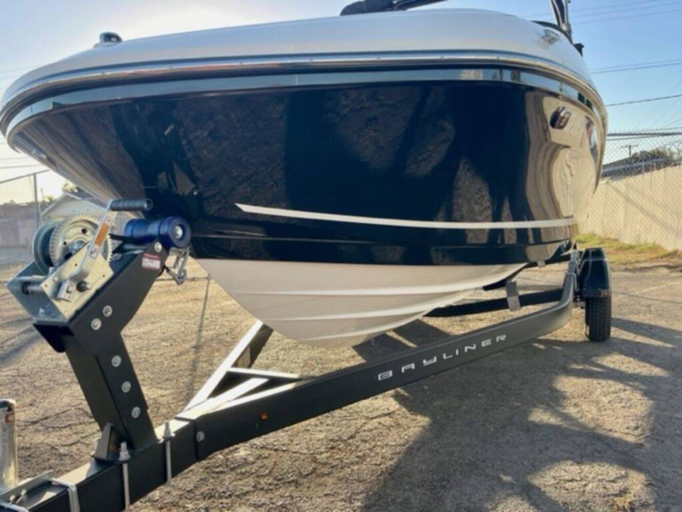 A photo of this 2024 Bayliner VR5