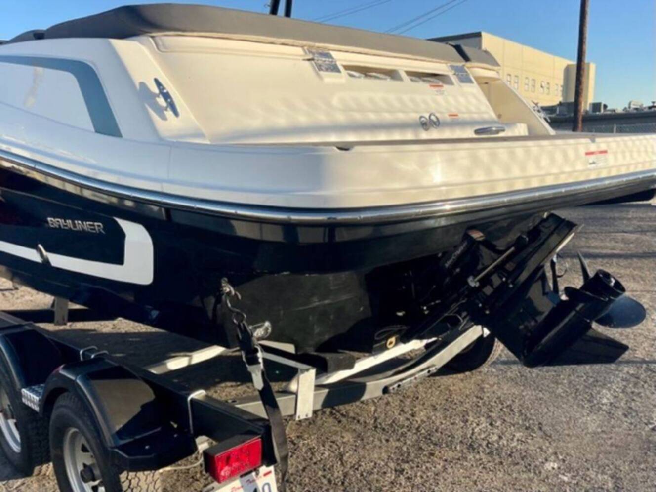 A photo of this 2024 Bayliner VR5