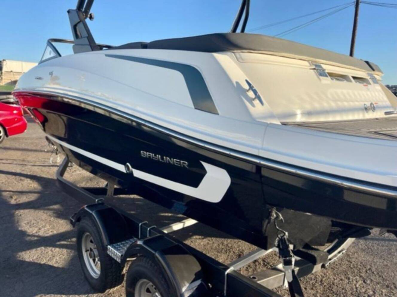 A photo of this 2024 Bayliner VR5
