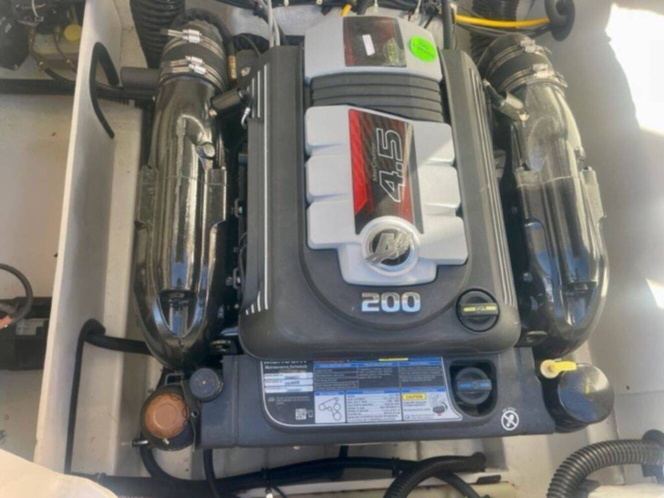 A photo of this 2024 Bayliner VR5
