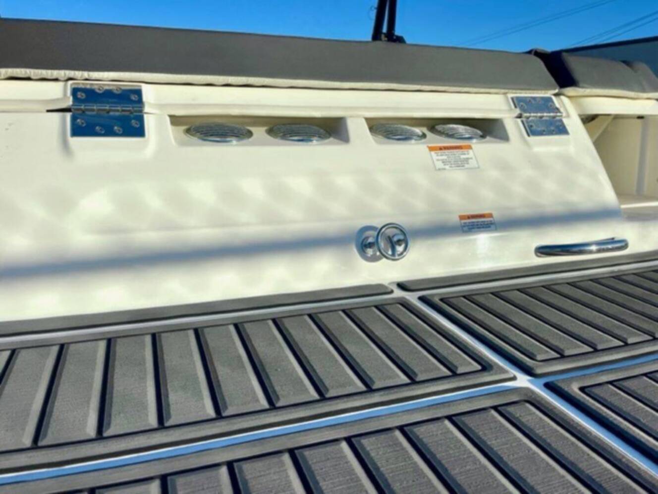 A photo of this 2024 Bayliner VR5