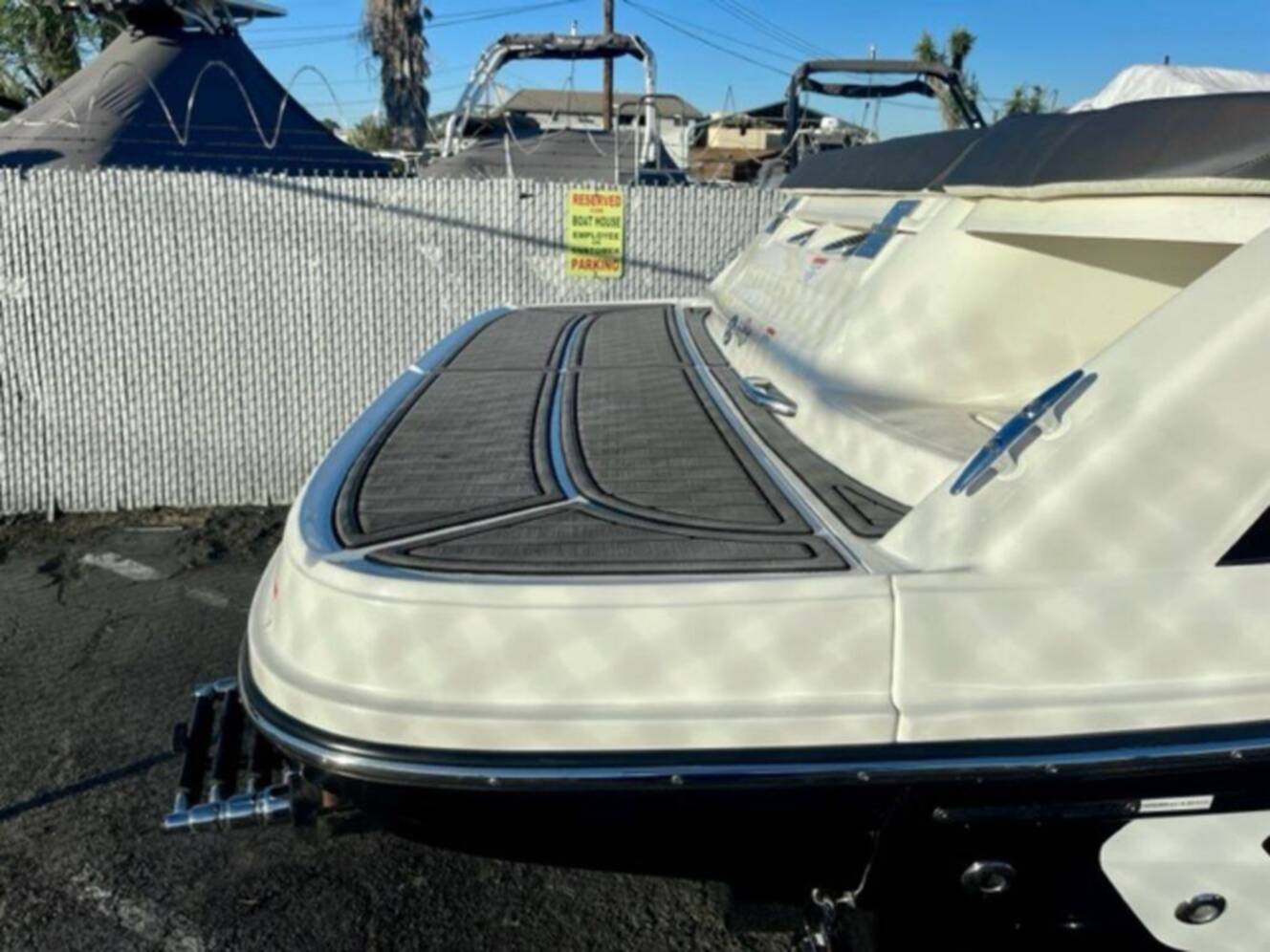 A photo of this 2024 Bayliner VR5