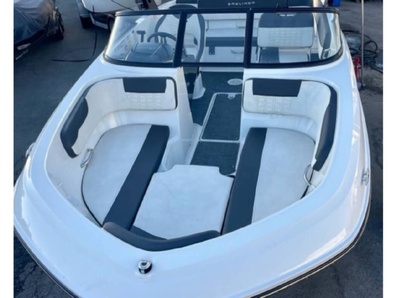 A photo of this 2024 Bayliner VR5