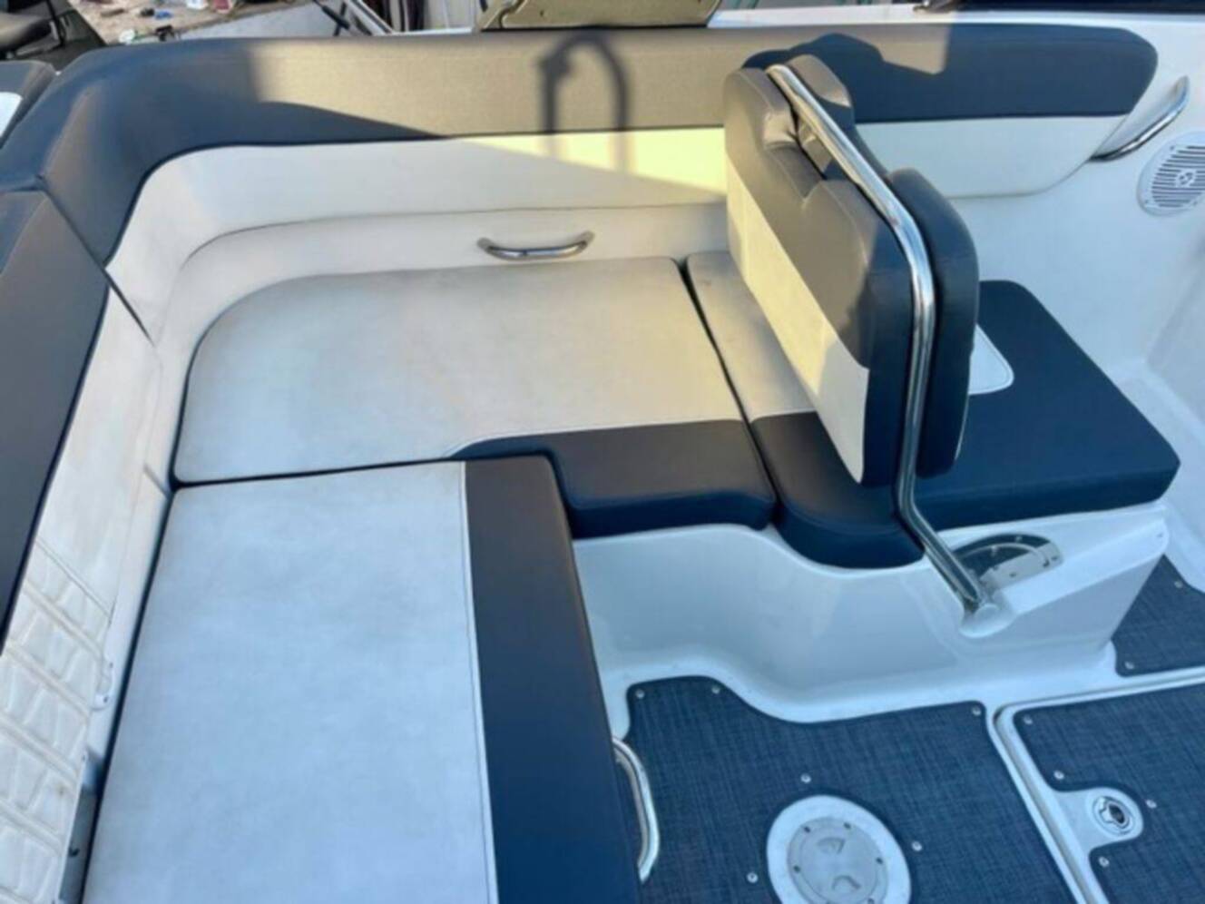 A photo of this 2024 Bayliner VR5