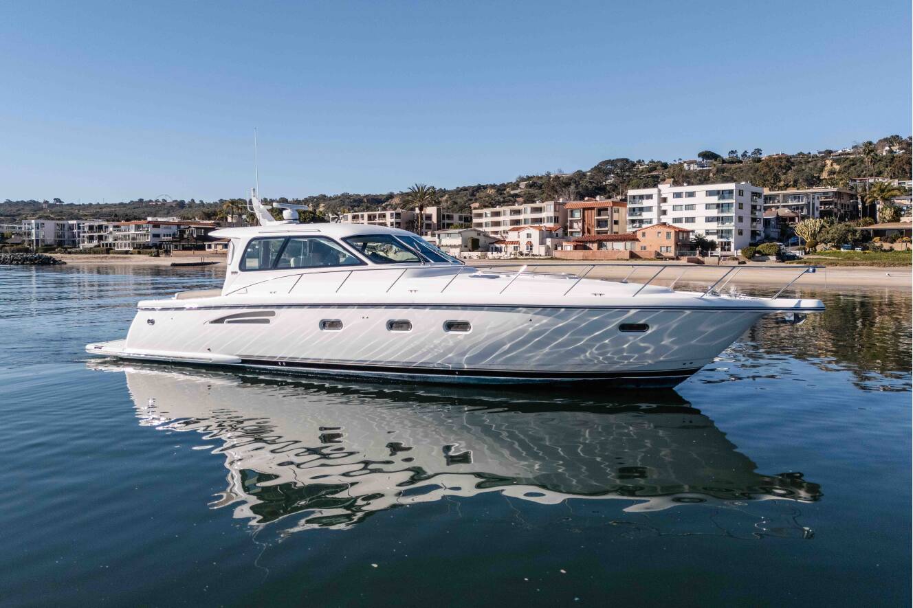 A photo of this 2006 Tiara Yachts 5200 Sovran Salon