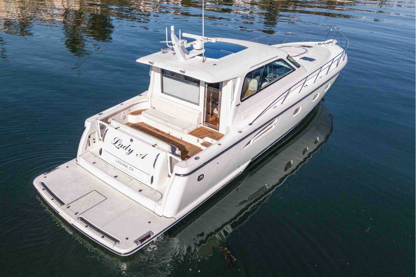 A photo of this 2006 Tiara Yachts 5200 Sovran Salon