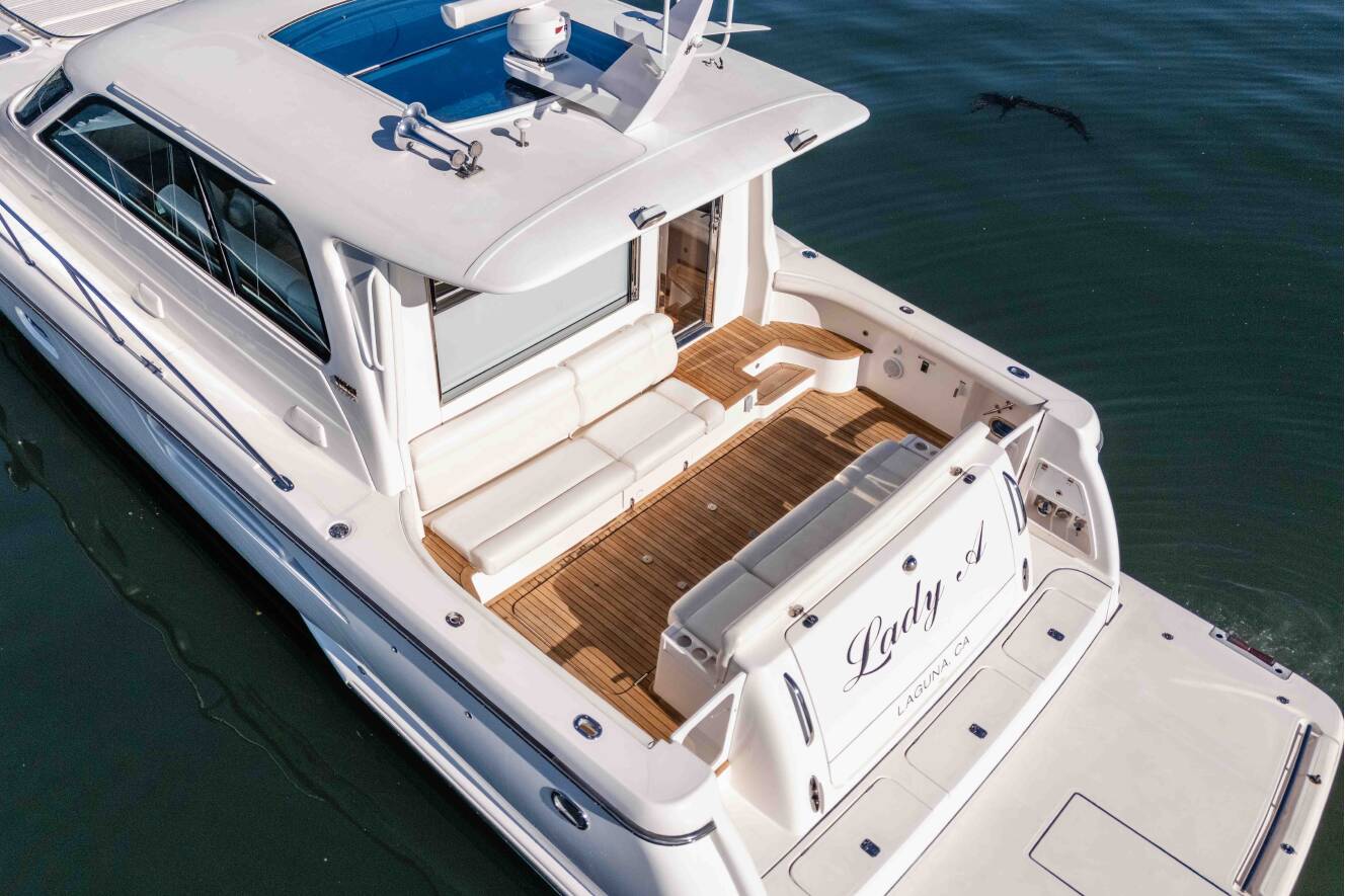 A photo of this 2006 Tiara Yachts 5200 Sovran Salon