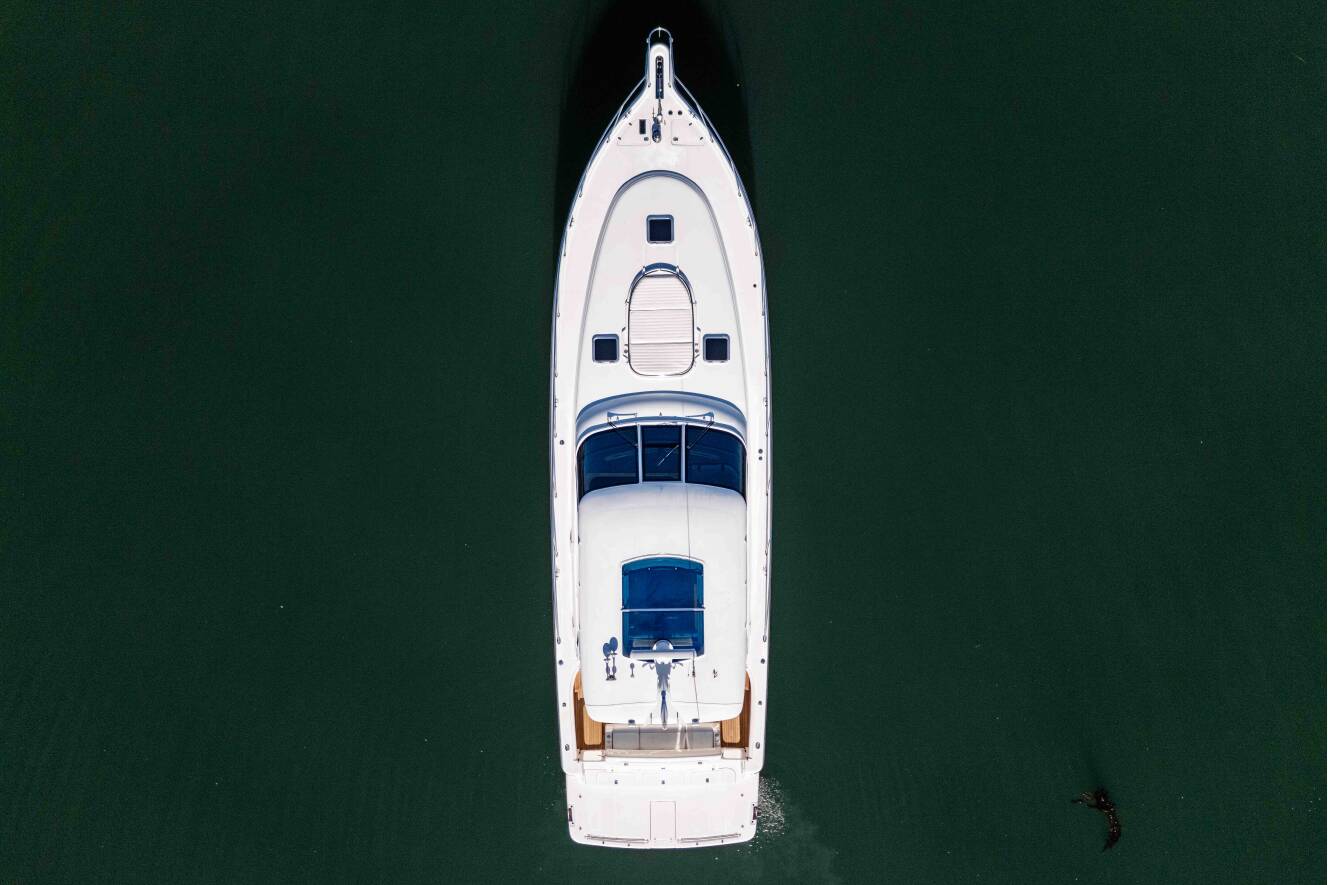 A photo of this 2006 Tiara Yachts 5200 Sovran Salon