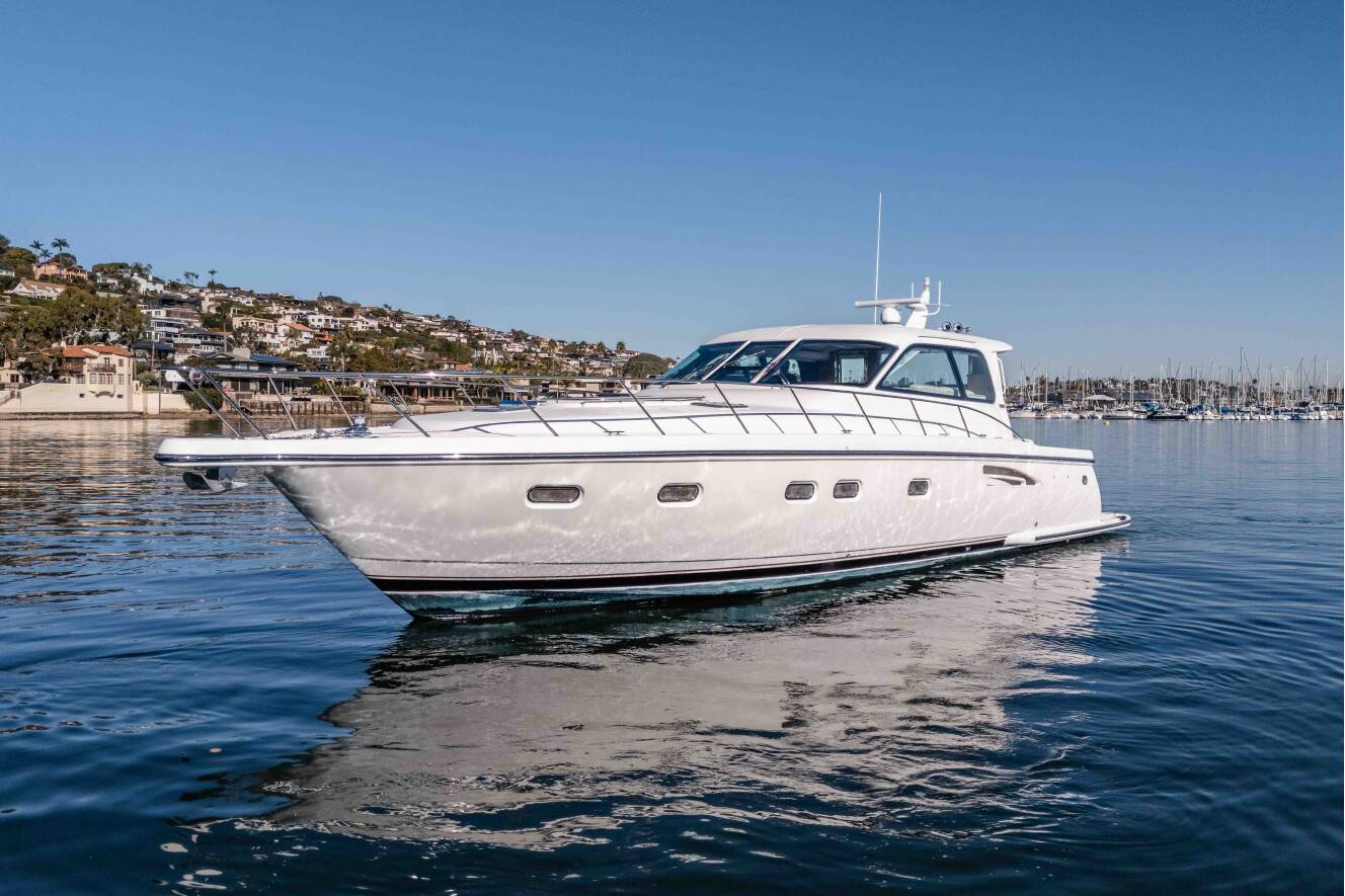 A photo of this 2006 Tiara Yachts 5200 Sovran Salon