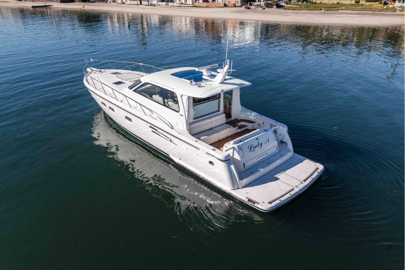 A photo of this 2006 Tiara Yachts 5200 Sovran Salon