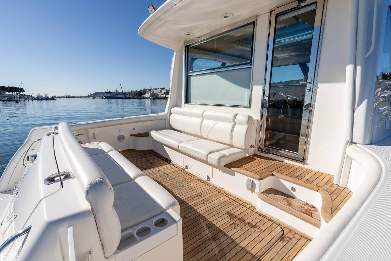 A photo of this 2006 Tiara Yachts 5200 Sovran Salon