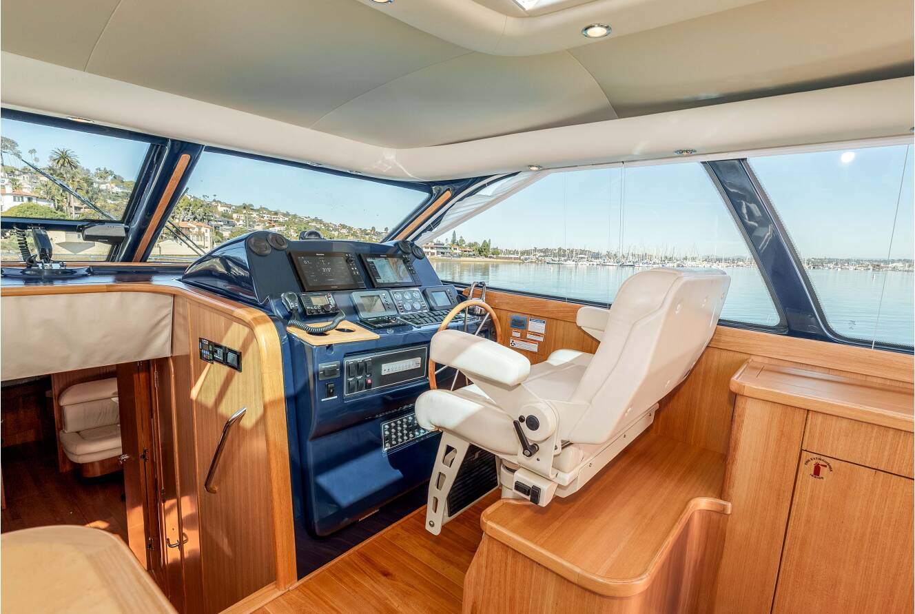 A photo of this 2006 Tiara Yachts 5200 Sovran Salon