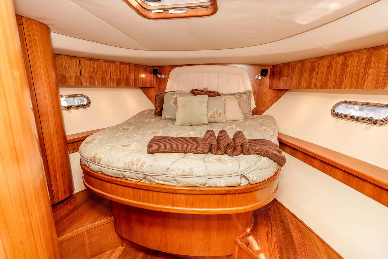 A photo of this 2006 Tiara Yachts 5200 Sovran Salon
