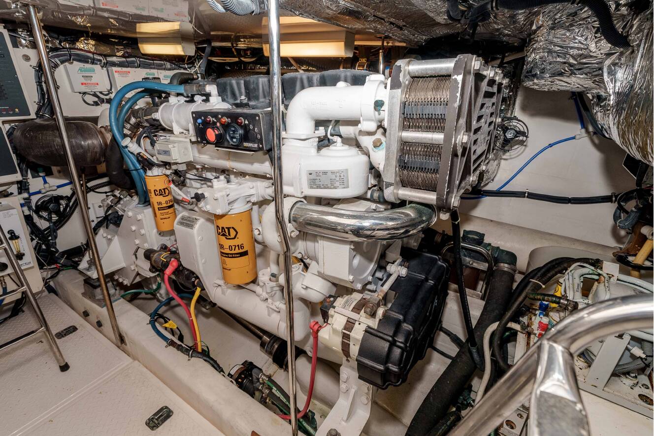 A photo of this 2006 Tiara Yachts 5200 Sovran Salon