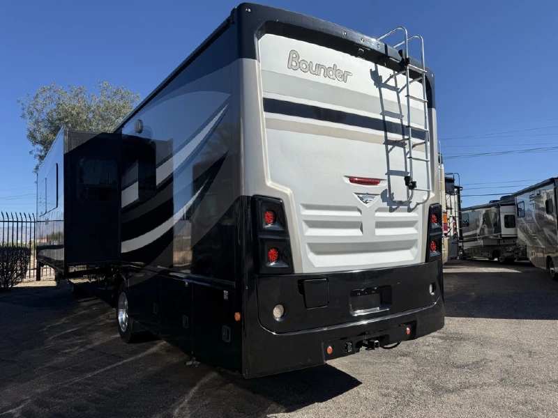 2016 FLEETWOOD BOUNDER 35K
