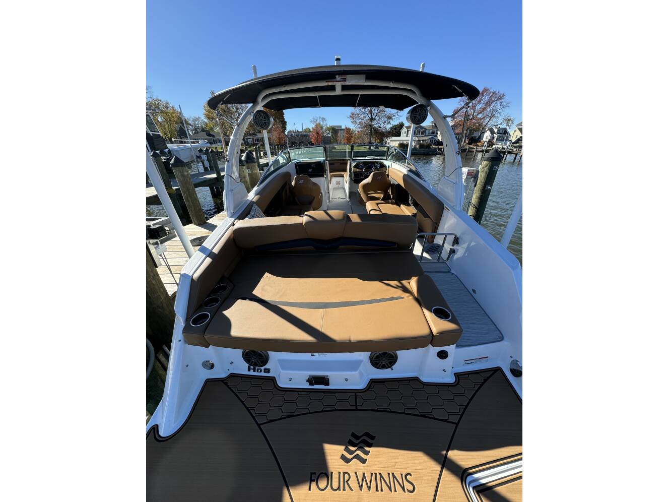 A photo of this 2023 Four Winns Hd Series