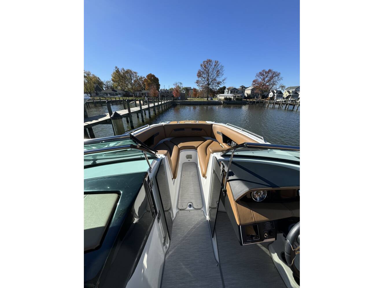 A photo of this 2023 Four Winns Hd Series
