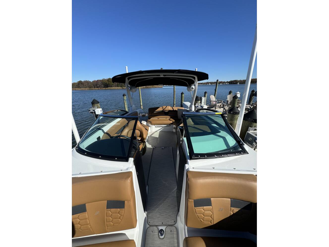 A photo of this 2023 Four Winns Hd Series