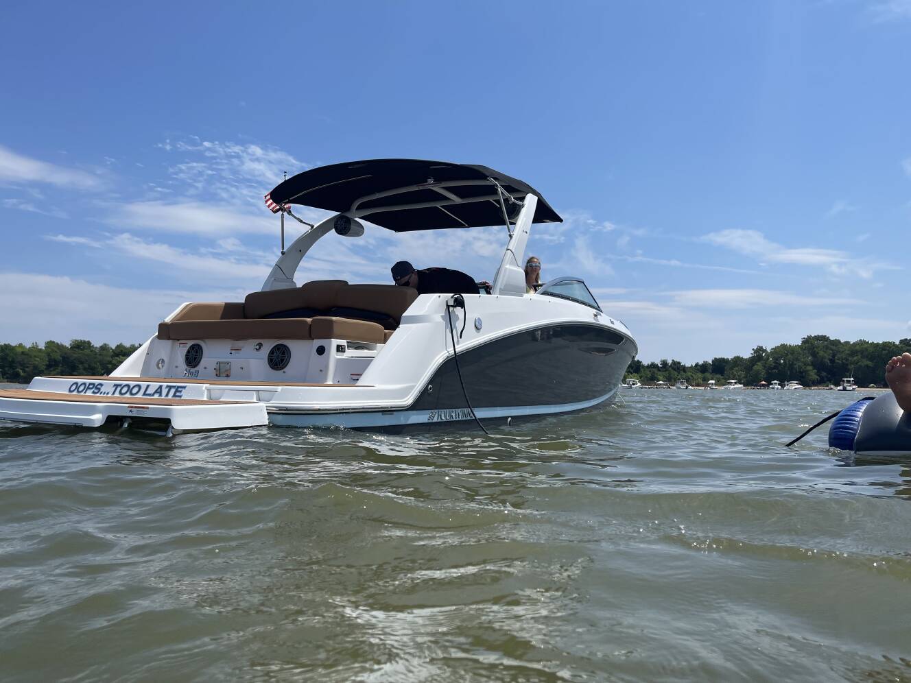 A photo of this 2023 Four Winns Hd Series